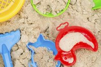 Spielzeug in der Sandkiste 