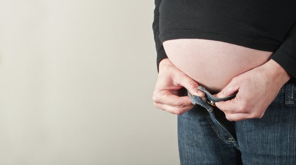 Babybauch in Jeans: Umstandsmode