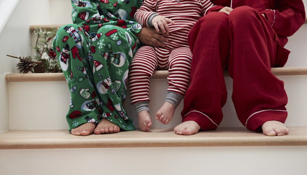 Familienauszeiten: Kinder im Schlafanzug