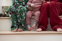 Familienauszeiten: Kinder im Schlafanzug