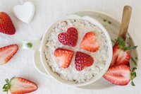 Gesund Ernährung - Joghurt mit Erdbeeren
